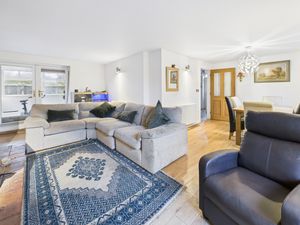 Living Room- click for photo gallery